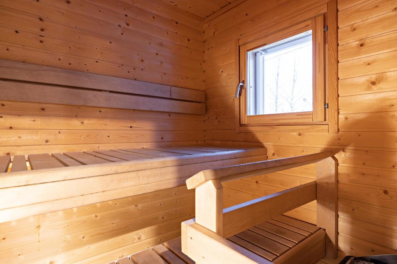 Arctic River Resort 4*